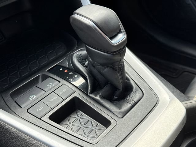 Used 2021 Toyota RAV4 XLE Premium image 27