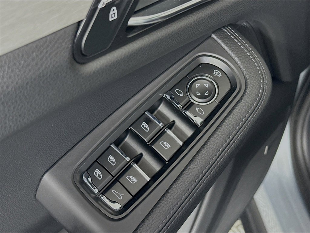 Used 2023 Porsche Macan S image 18