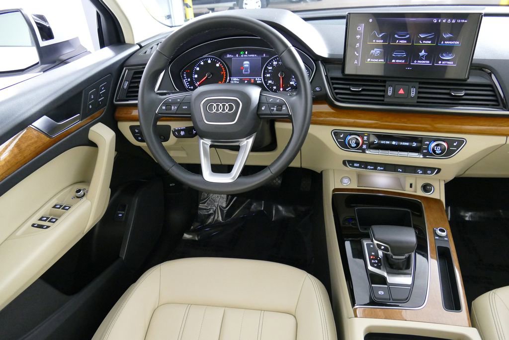 Certified 2023 Audi Q5 2.0T Premium w/ Convenience Package AWD/4WD image 7