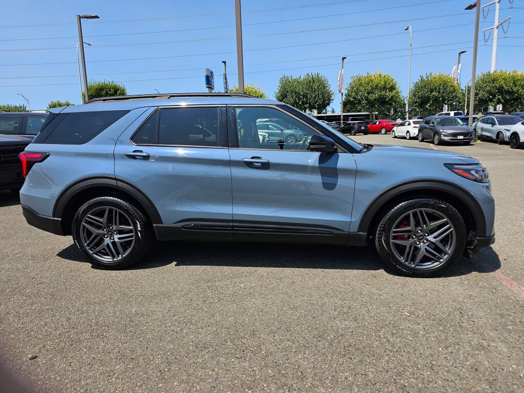 Certified 2025 Ford Explorer ST w/ Sun And Sound Package AWD/4WD image 4