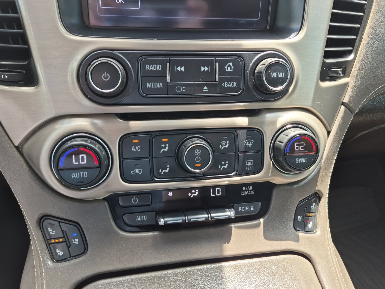 Used 2017 GMC Yukon XL Denali w/ Open Road Package AWD/4WD image 18