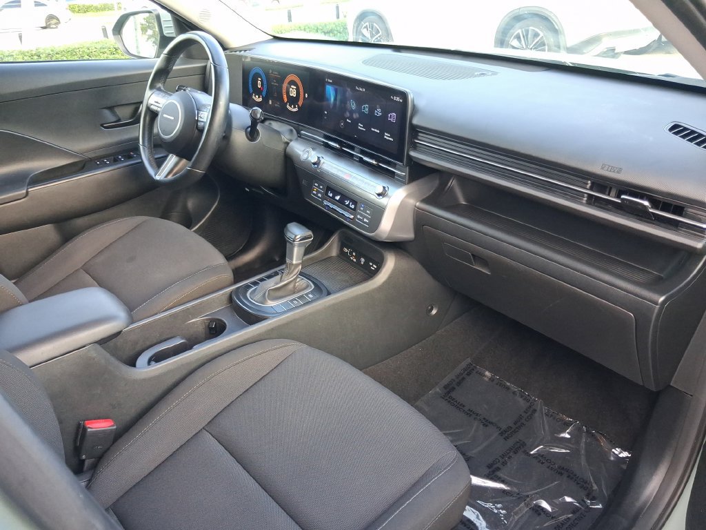 Used 2025 Hyundai Kona SEL FWD image 27