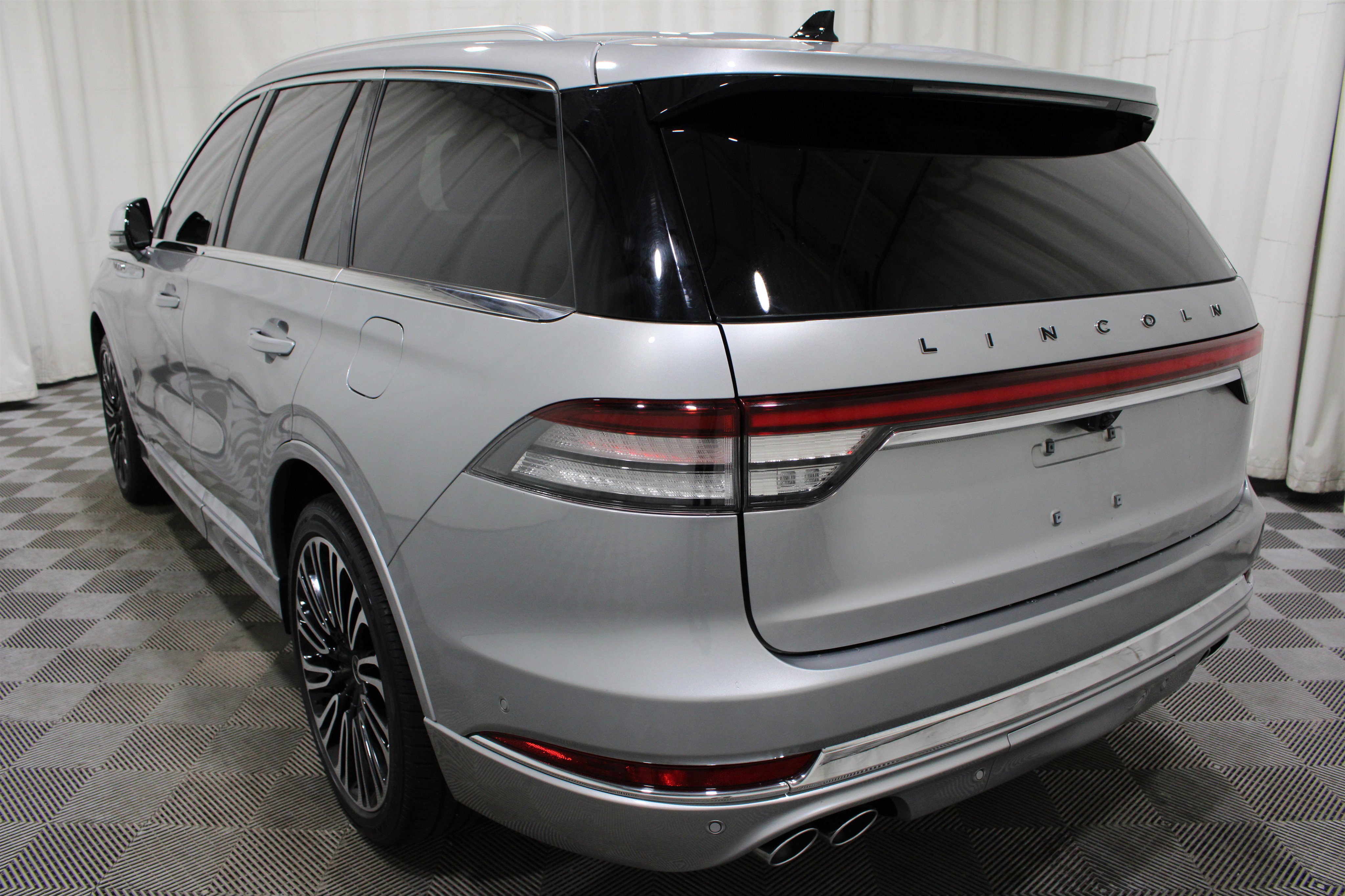 Used 2021 Lincoln Aviator Black Label w/ Class IV Trailer Tow Package image 35