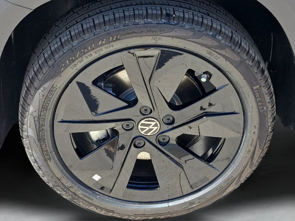 New 2026 Volkswagen Taos SE FWD image 8