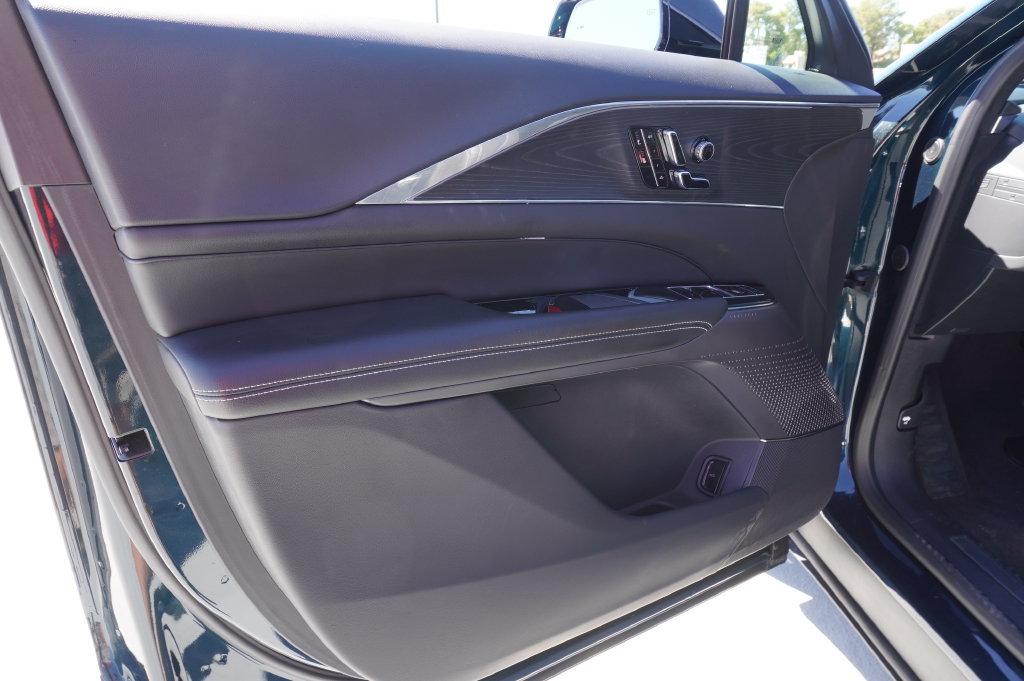 Certified 2024 Cadillac Lyriq Luxury RWD image 15