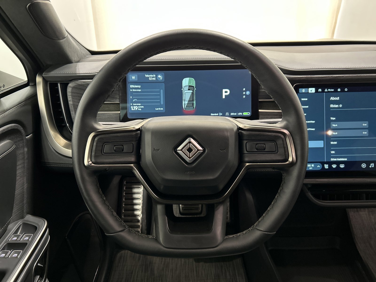 Used 2023 Rivian R1S Adventure image 28