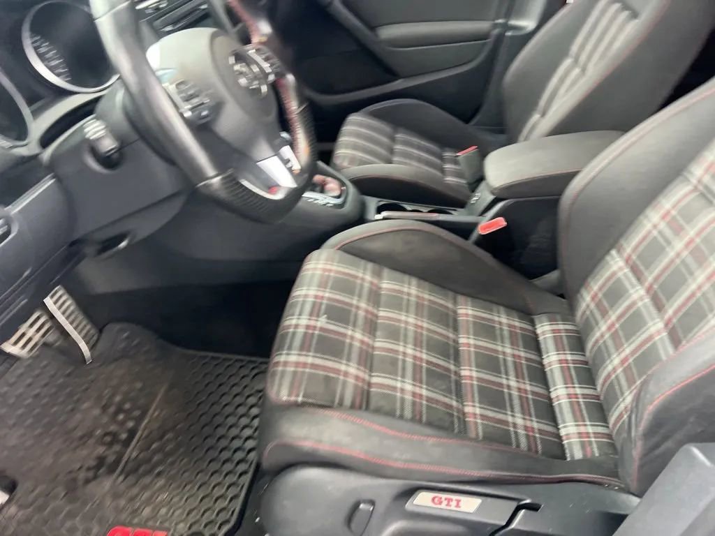 Used 2014 Volkswagen GTI Wolfsburg Edition image 39