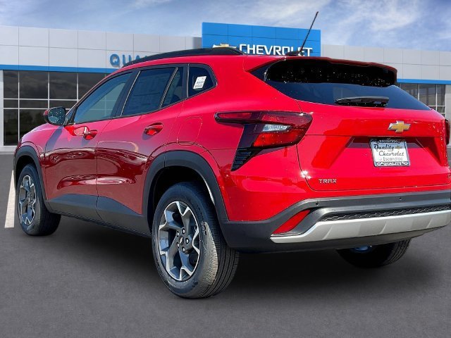 New 2026 Chevrolet Trax LT w/ Driver Confidence Package FWD image 3