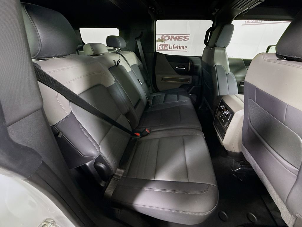 Used 2025 GMC Hummer EV 3X image 32