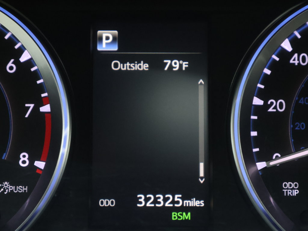 Used 2018 Toyota Highlander Limited w/ Carpet Mat Package (TMS) AWD/4WD image 22