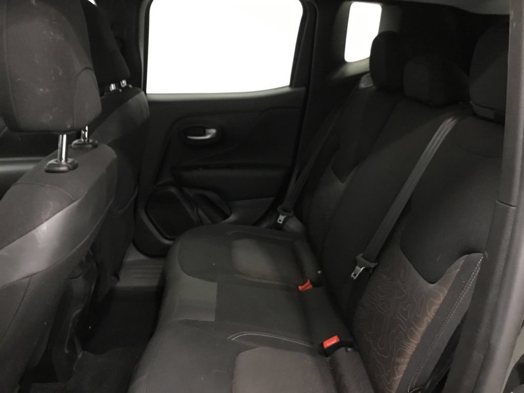 Used 2023 Jeep Renegade Latitude AWD/4WD image 29