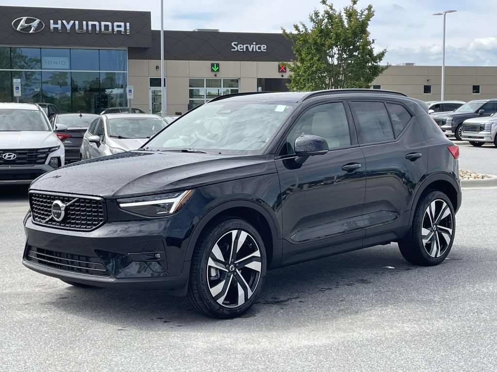 New 2026 Volvo XC40 B5 Plus w/ Protection Package Premier AWD/4WD image 25