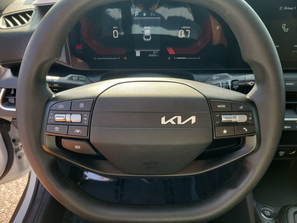 Used 2025 Kia K4 FWD image 17