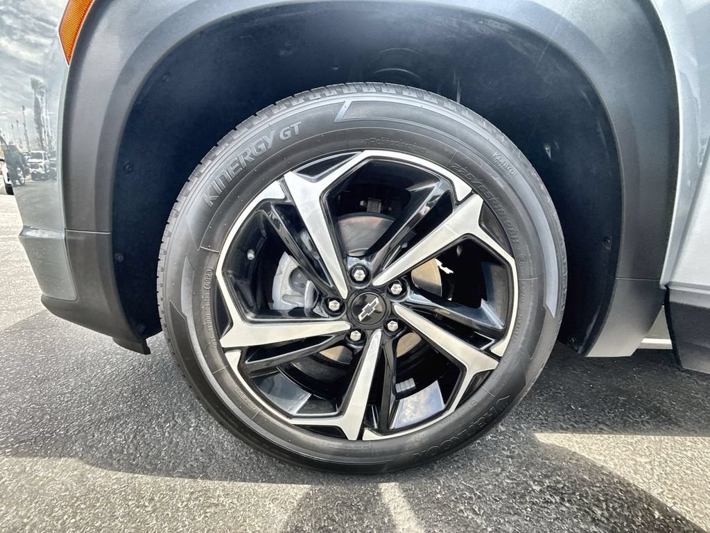 Used 2023 Chevrolet TrailBlazer RS w/ Convenience Package FWD image 23