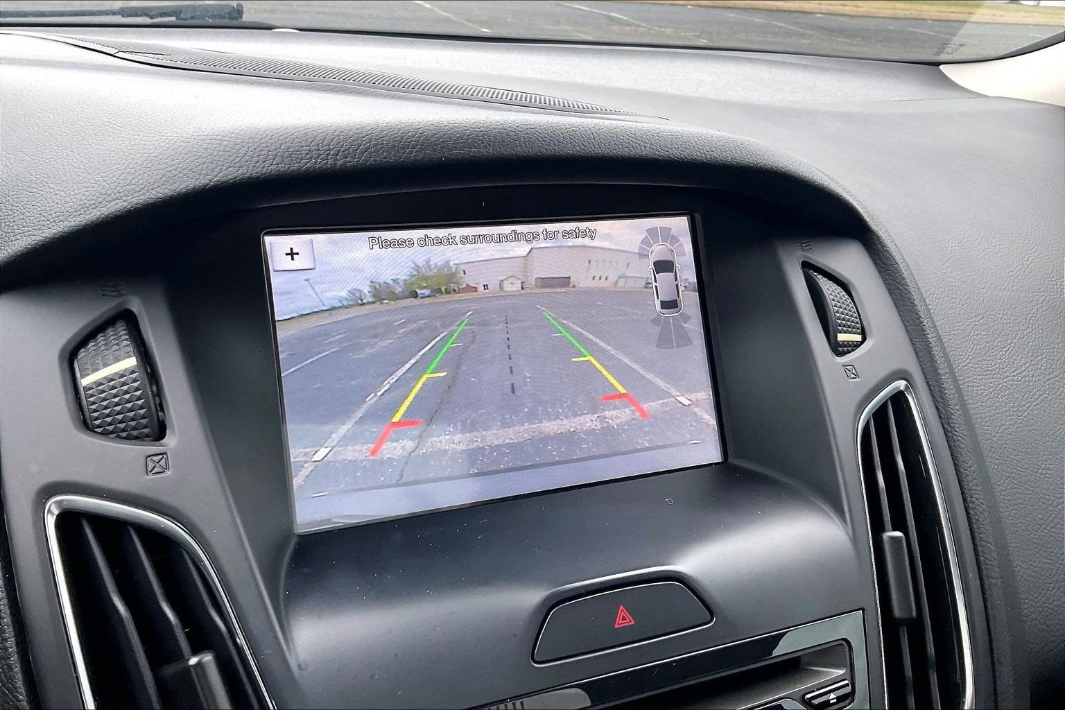 Used 2018 Ford Focus Titanium w/ Titanium Technology Package FWD image 26