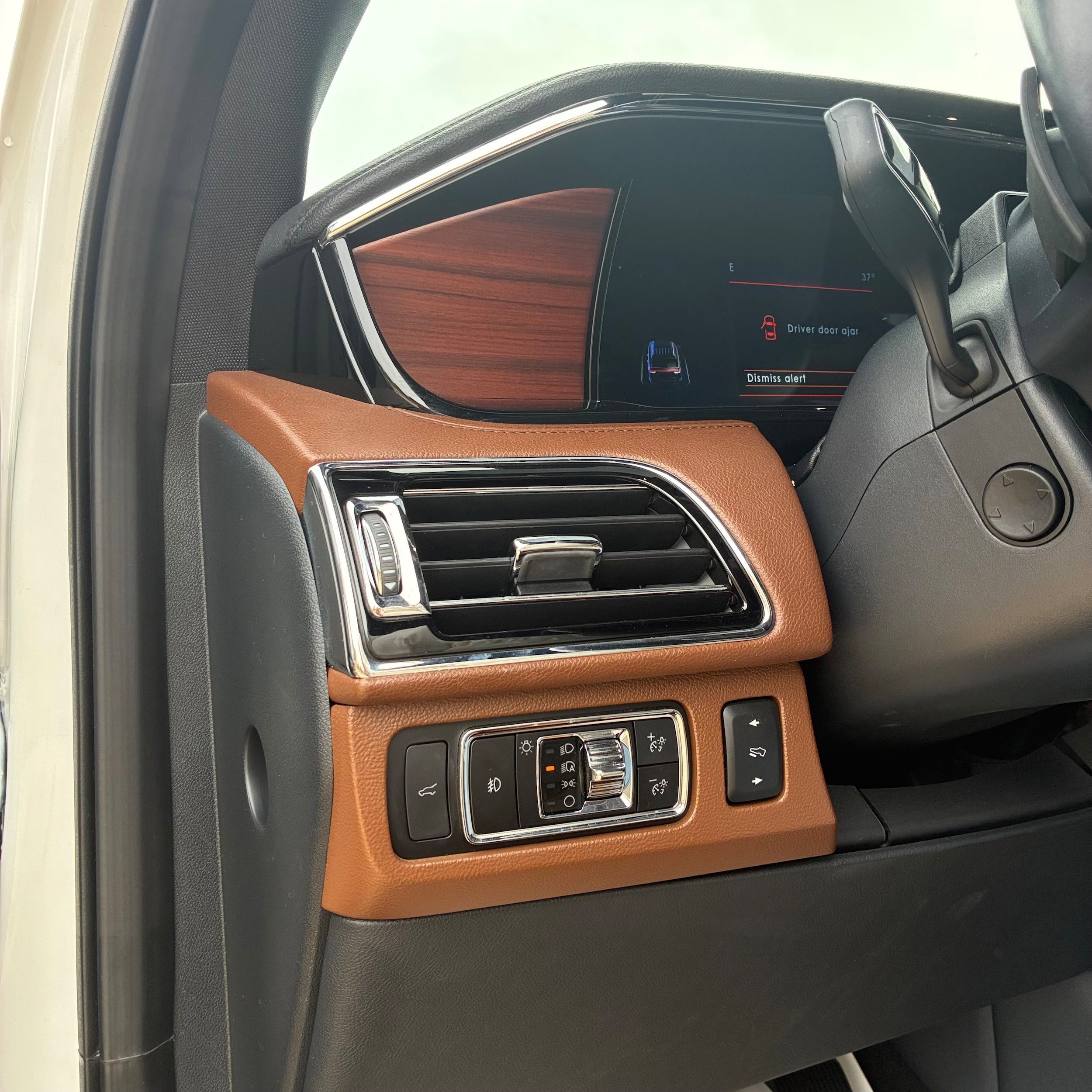 Used 2023 Lincoln Navigator L Reserve image 11
