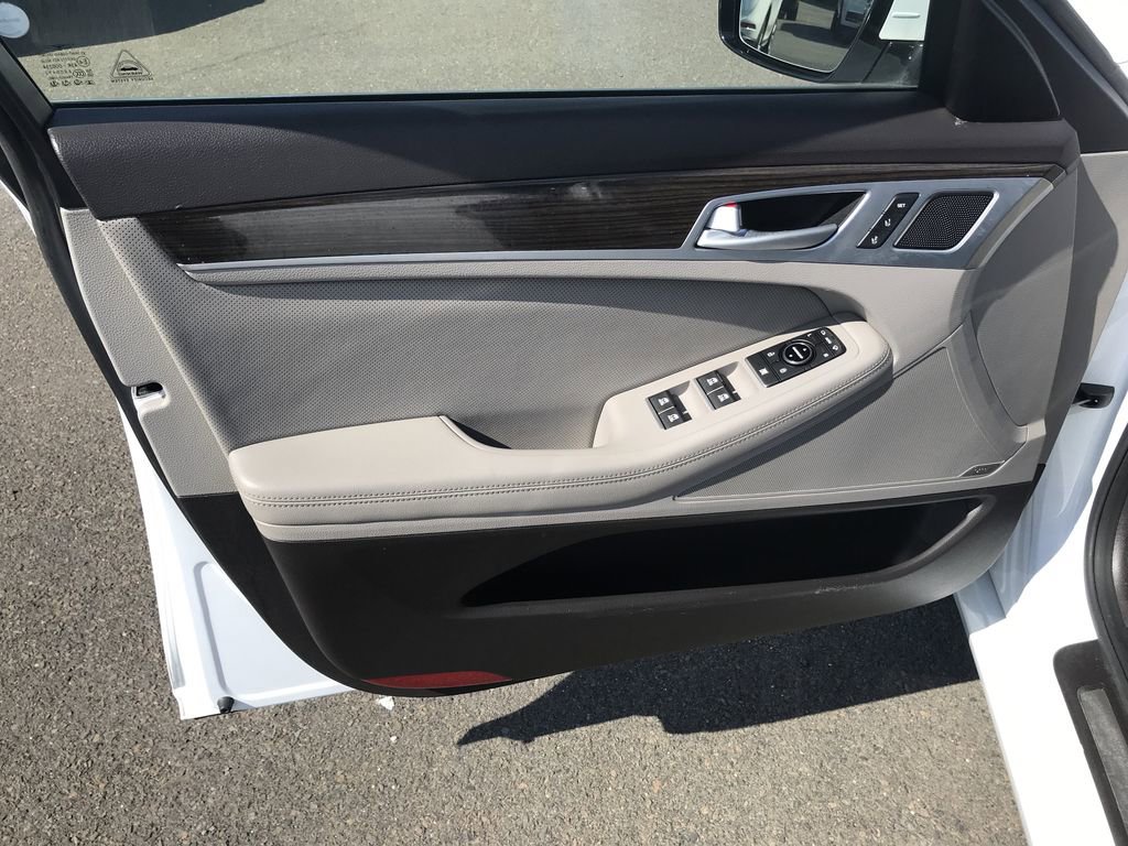 Used 2017 Genesis G80 3.8 w/ Option Group 02 AWD/4WD image 10
