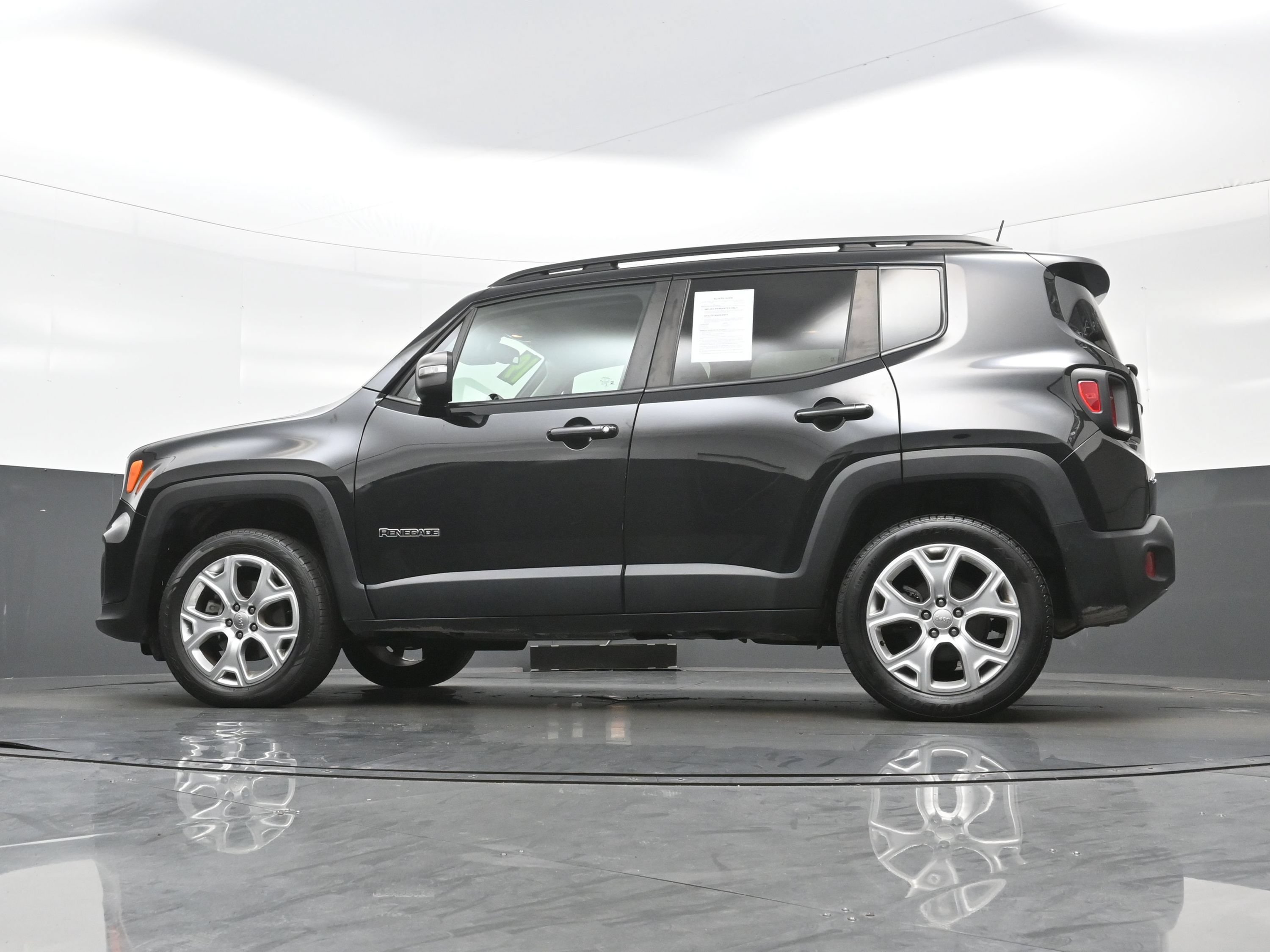 Used 2019 Jeep Renegade Limited w/ UConnect 8.4 Nav Group AWD/4WD image 28