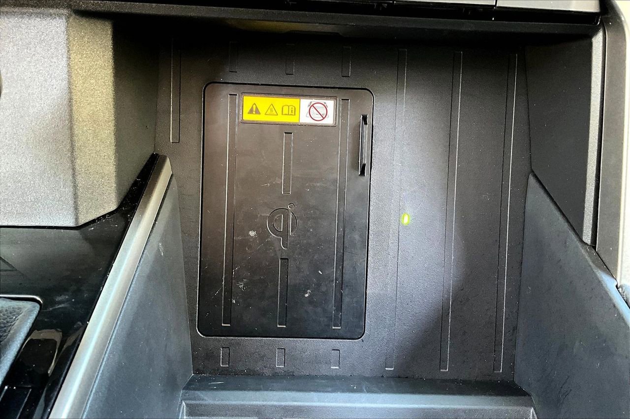 Used 2023 Toyota Tundra Limited image 25