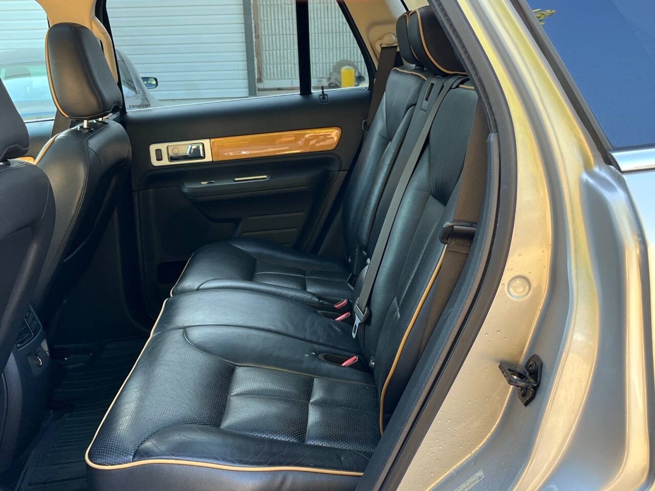 Used 2010 Lincoln MKX AWD image 12