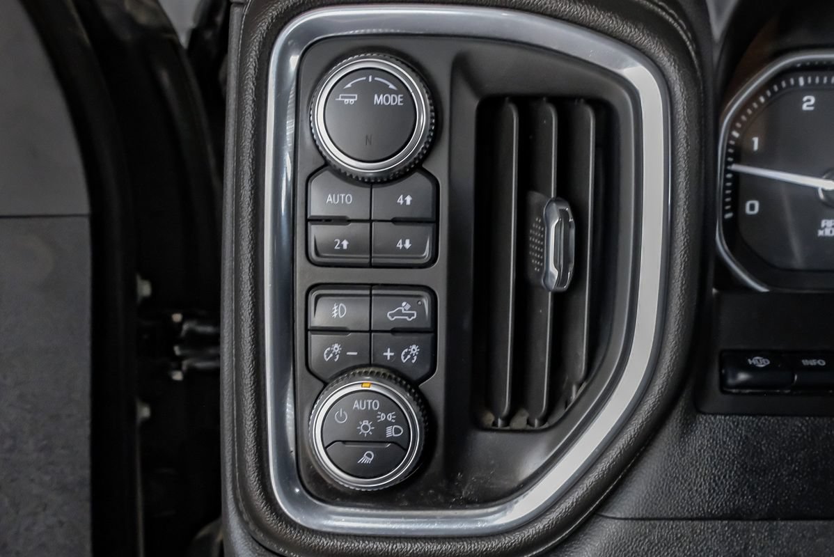 Used 2023 GMC Sierra 2500 Denali w/ Denali Black Diamond Edition AWD/4WD image 28