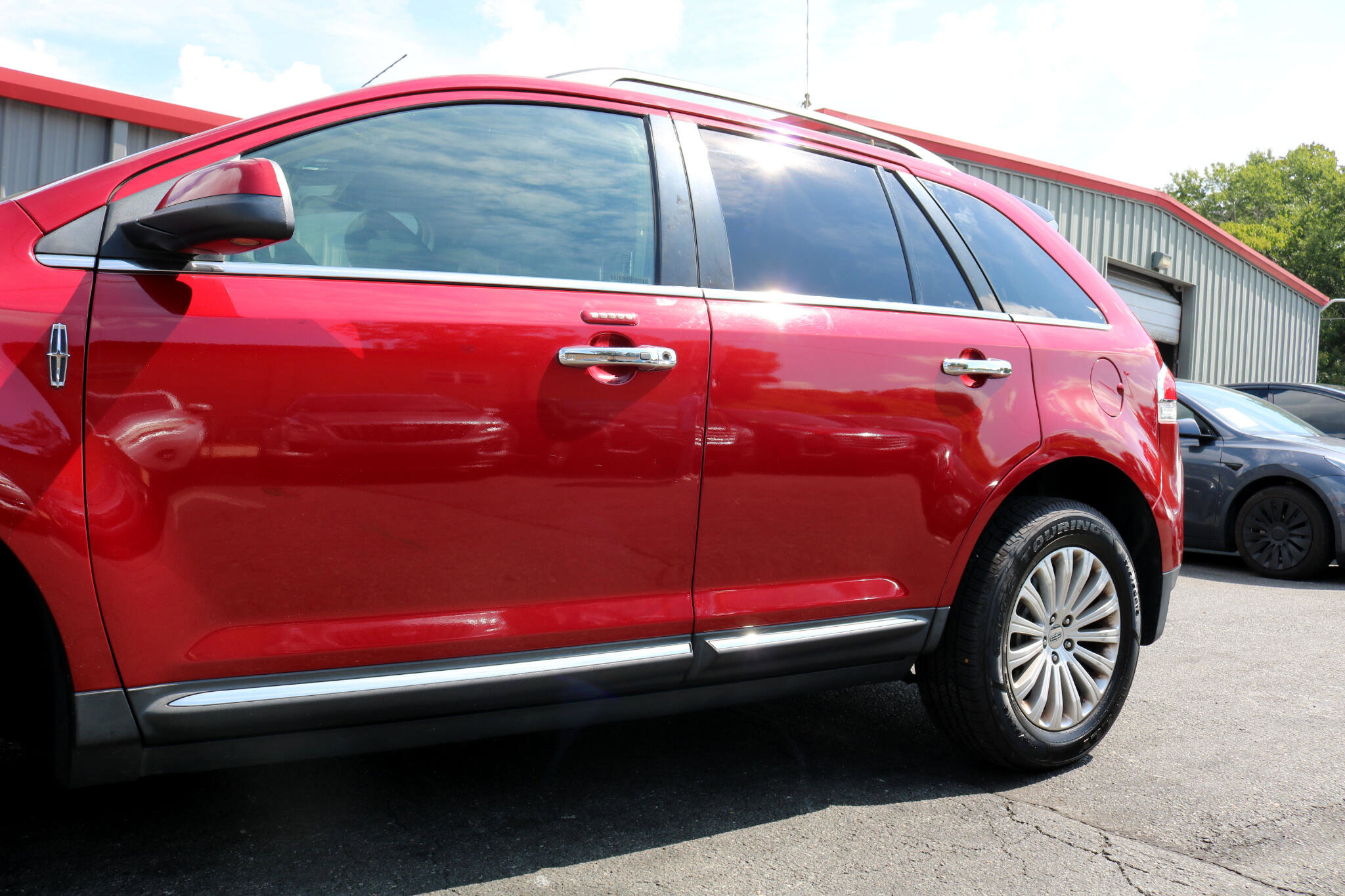 Used 2015 Lincoln MKX FWD w/ Walnut Swirl Wood Package image 8