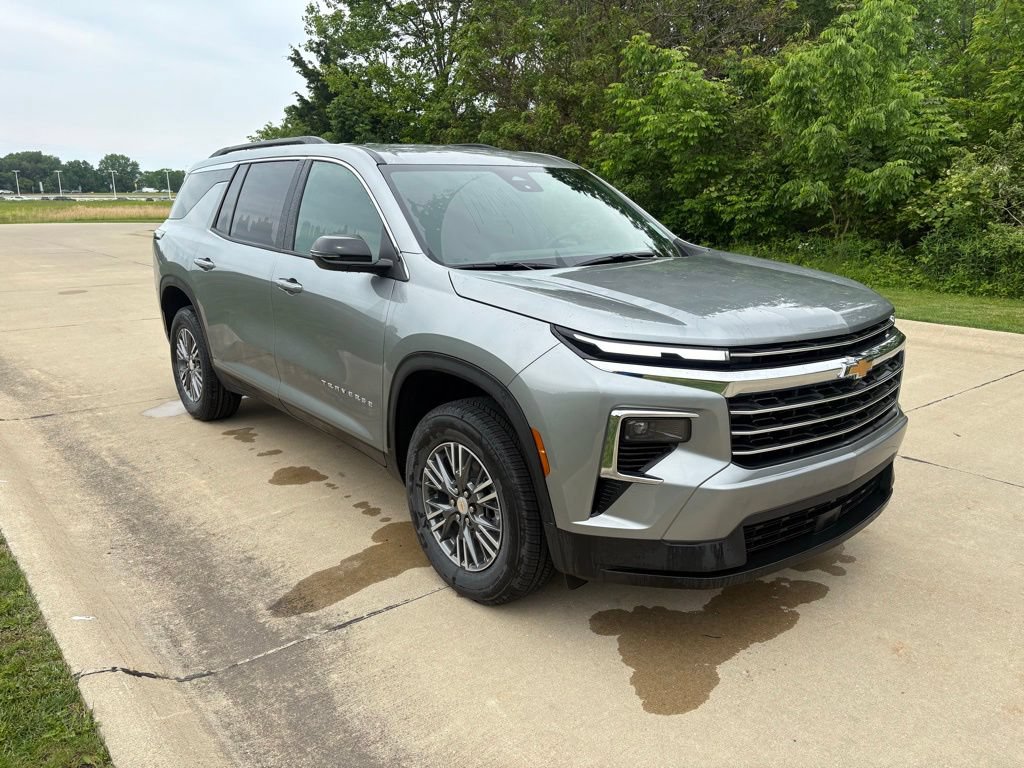 New 2026 Chevrolet Traverse LT w/ LPO, Floor Liner Package FWD image 11