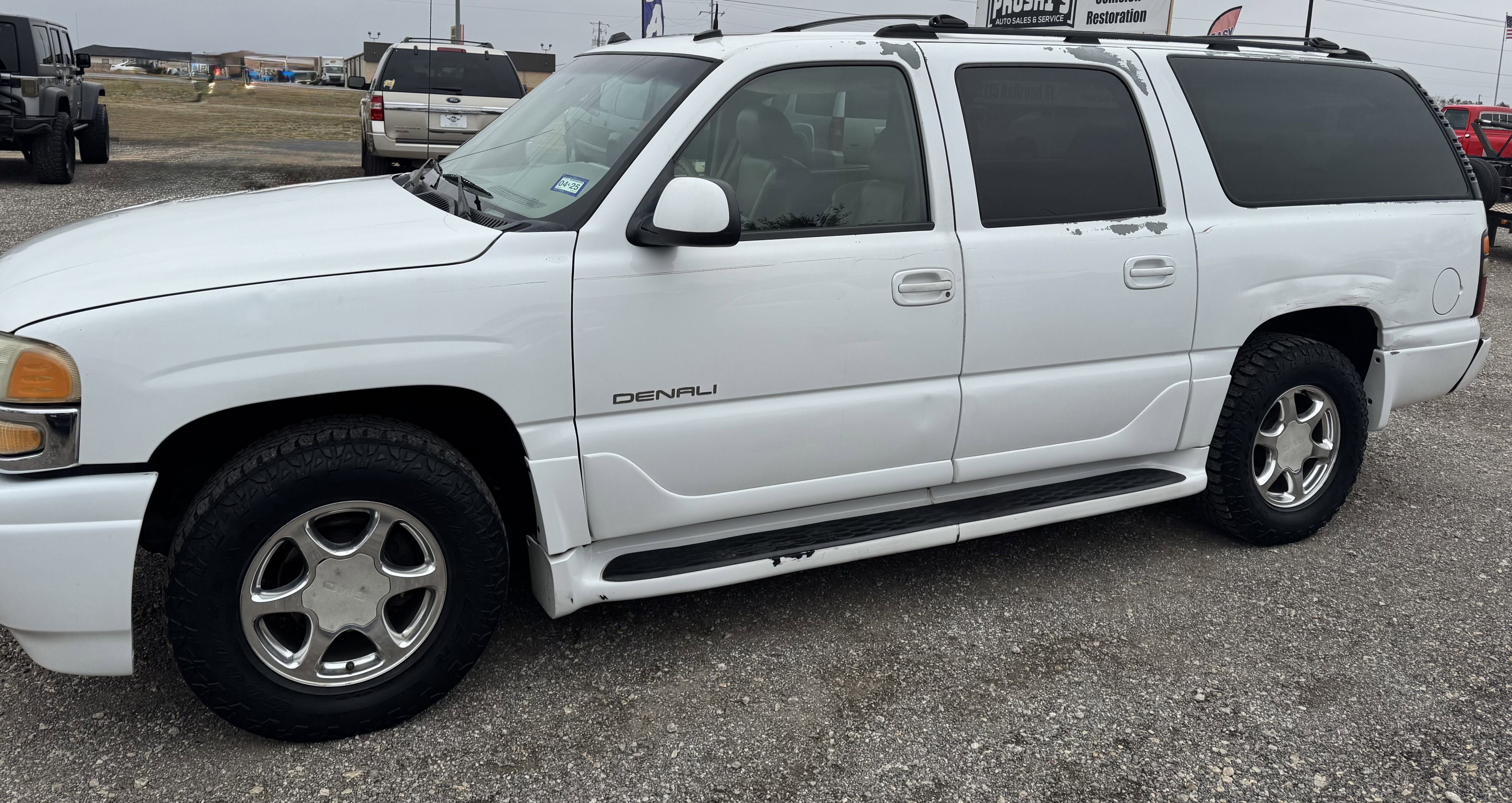 Used 2004 GMC Yukon XL Denali image 6