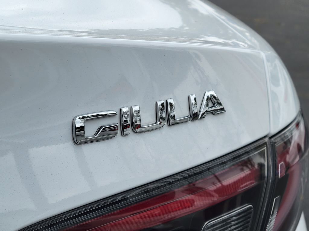 Used 2024 Alfa Romeo Giulia Sprint image 22