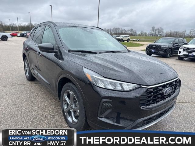 Used 2023 Ford Escape ST-Line w/ Tech Pack #1 AWD/4WD image 1