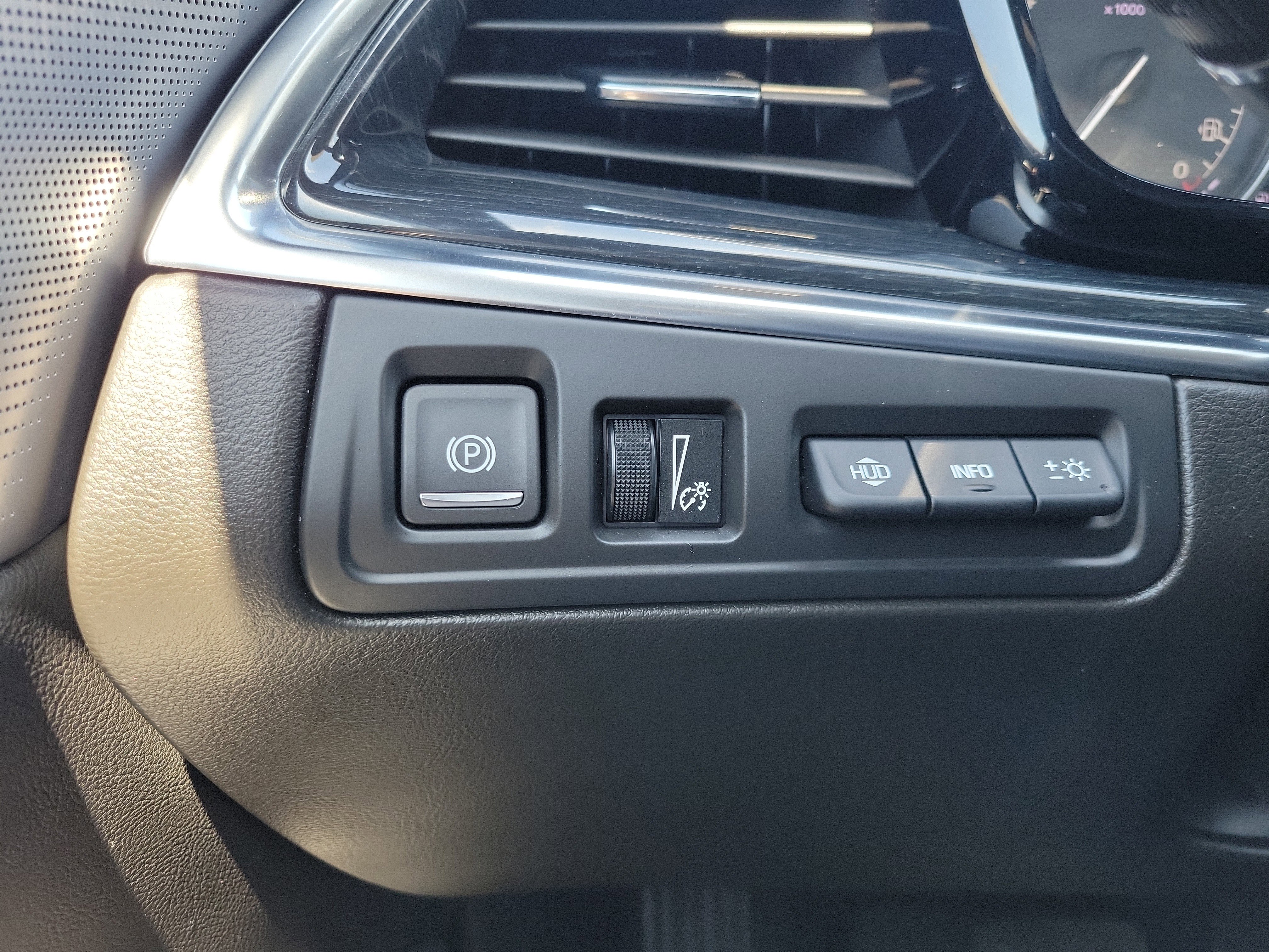 Certified 2025 Cadillac XT5 Premium Luxury w/ Technology Package image 27