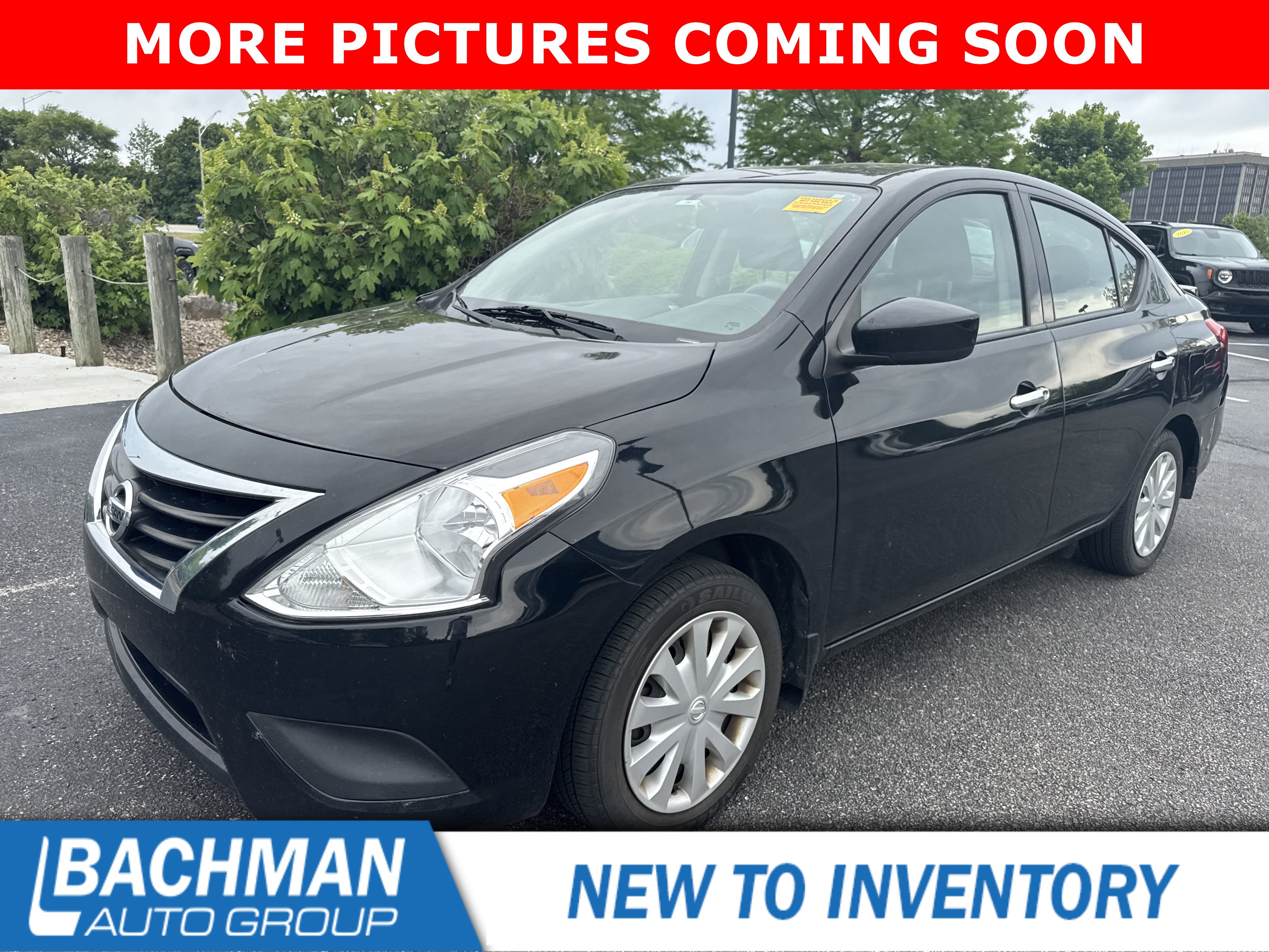 Used 2015 Nissan Versa SV FWD image 9