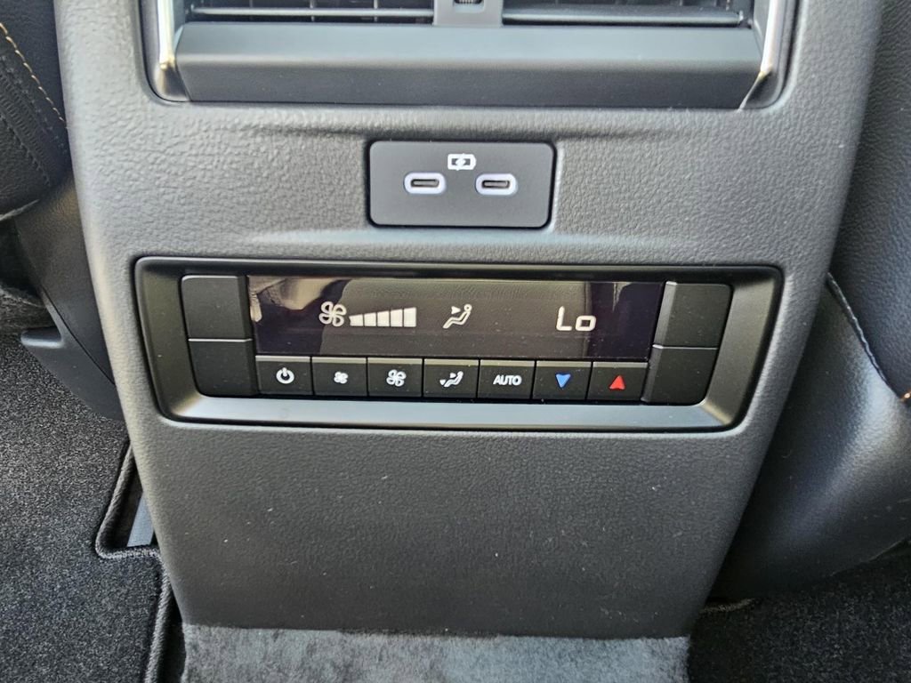 New 2025 MAZDA CX-70 Plug-In Hybrid w/ Premium Pkg image 29