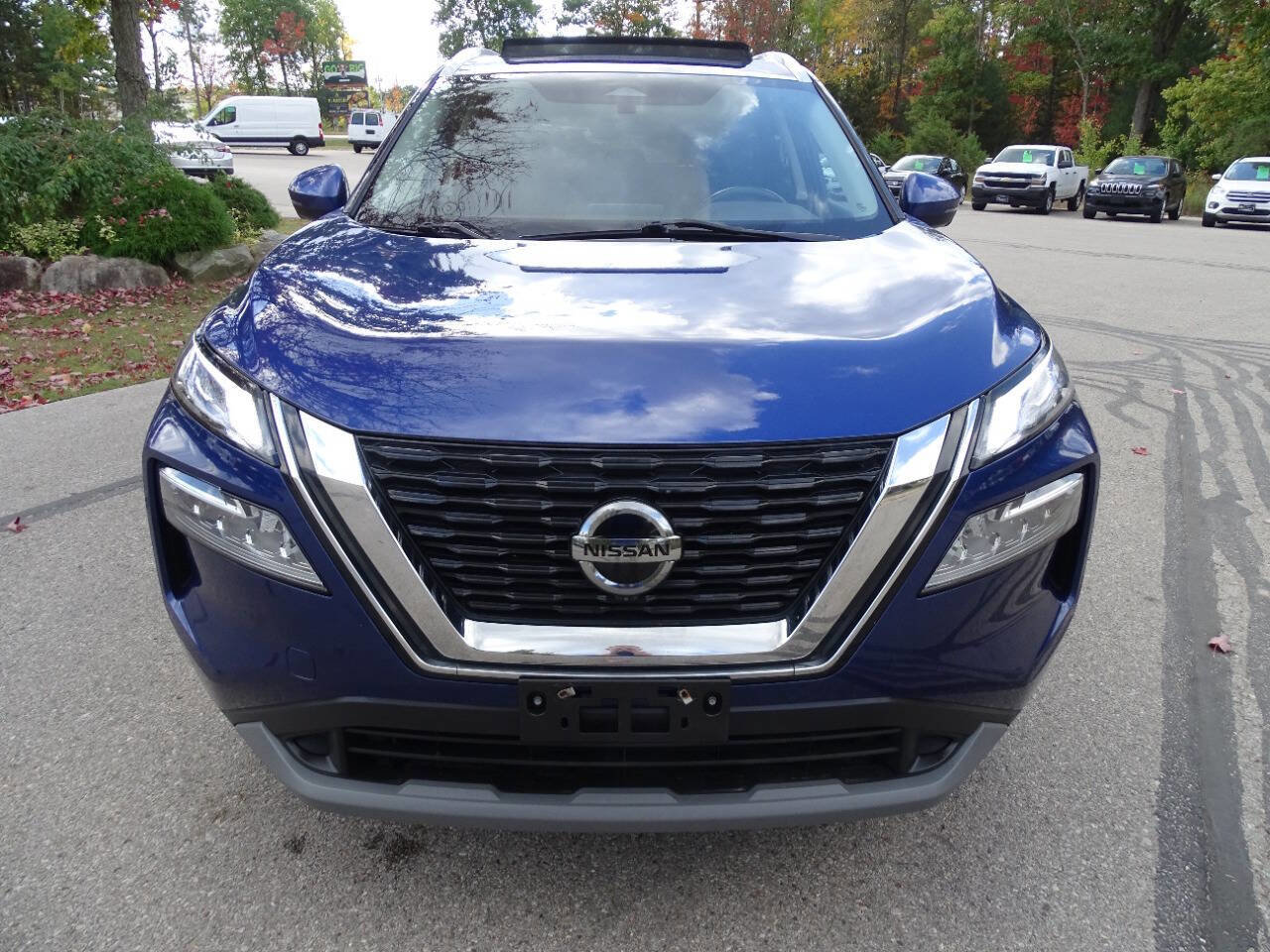 Used 2021 Nissan Rogue SV image 5