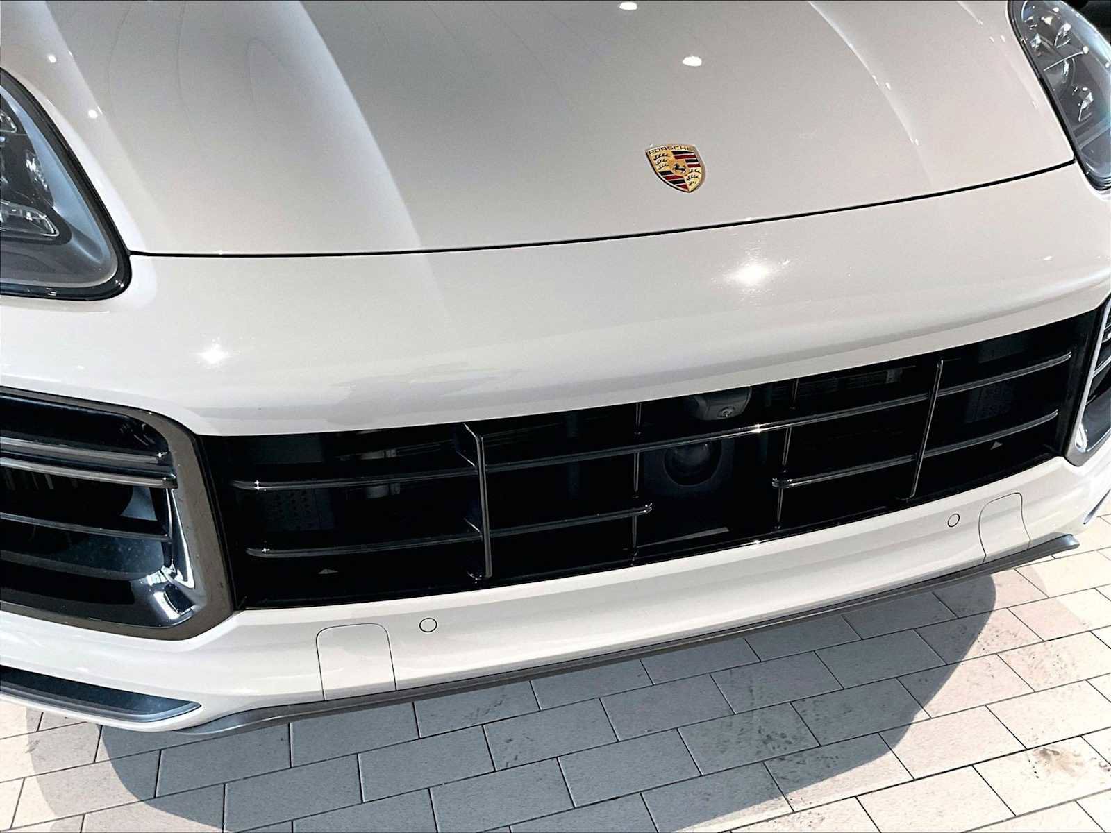 Used 2023 Porsche Cayenne Turbo S image 32