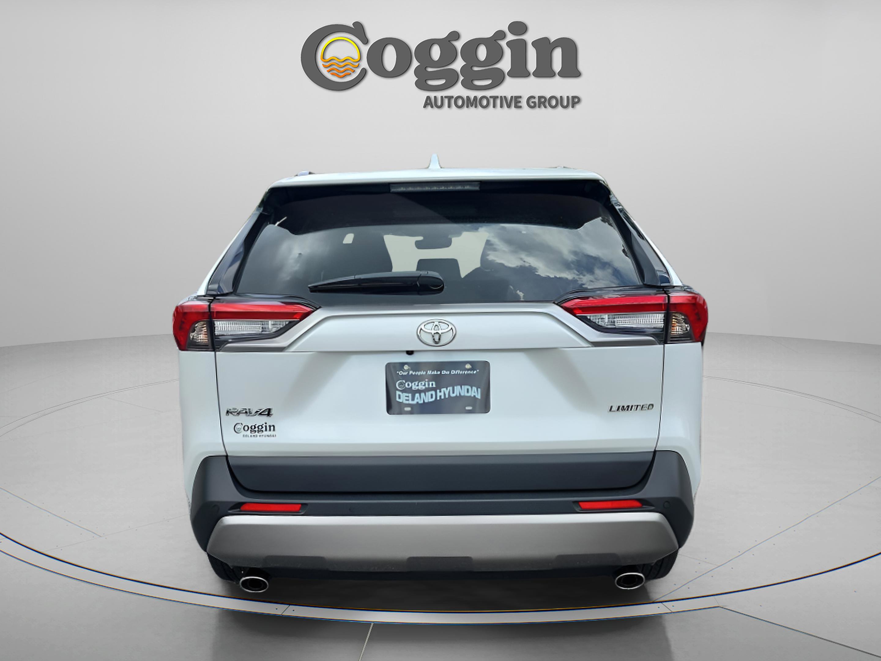 Used 2023 Toyota RAV4 Limited image 4