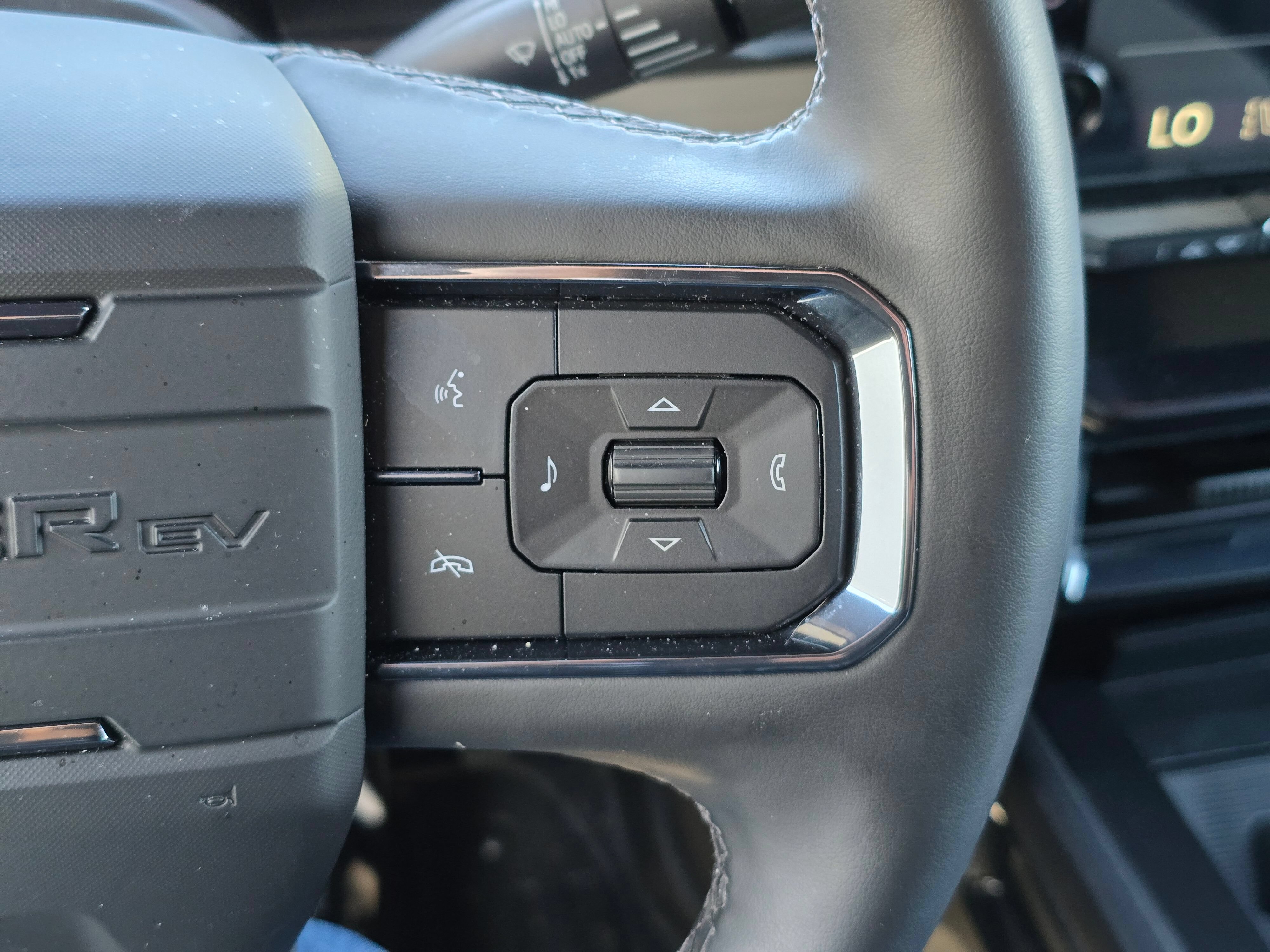 New 2026 GMC Hummer EV SUV w/ LPO, Dark Essentials Package AWD/4WD image 25