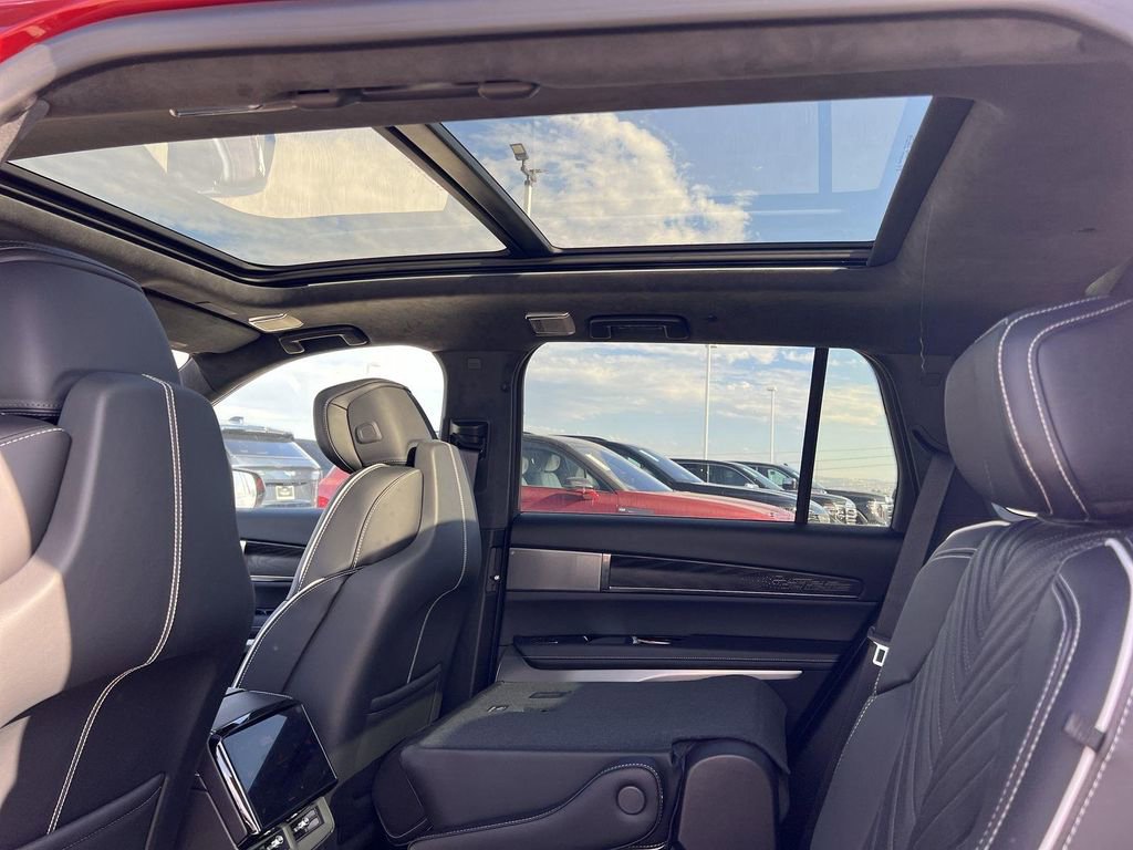 New 2026 Cadillac Vistiq Platinum image 29