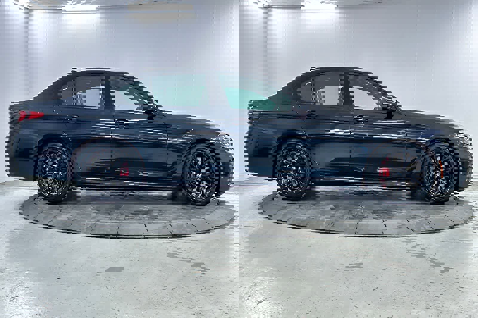 Used 2023 BMW M550i xDrive w/ Parking Assistance Package image 8