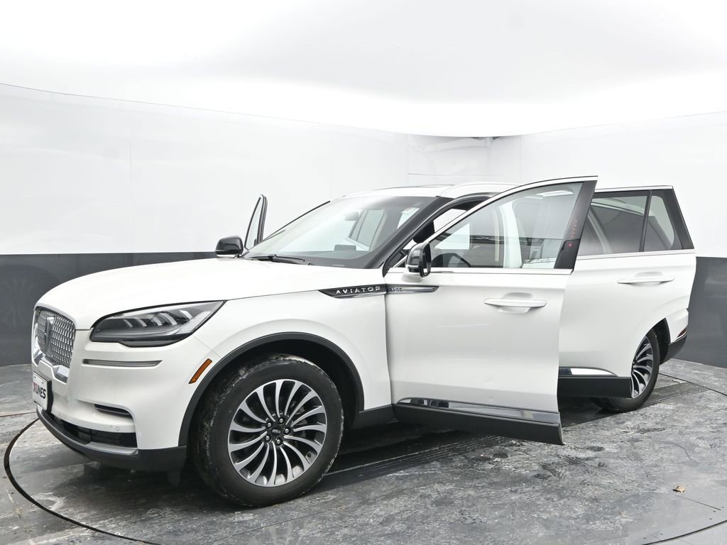 Used 2023 Lincoln Aviator AWD w/ Premium Package image 56