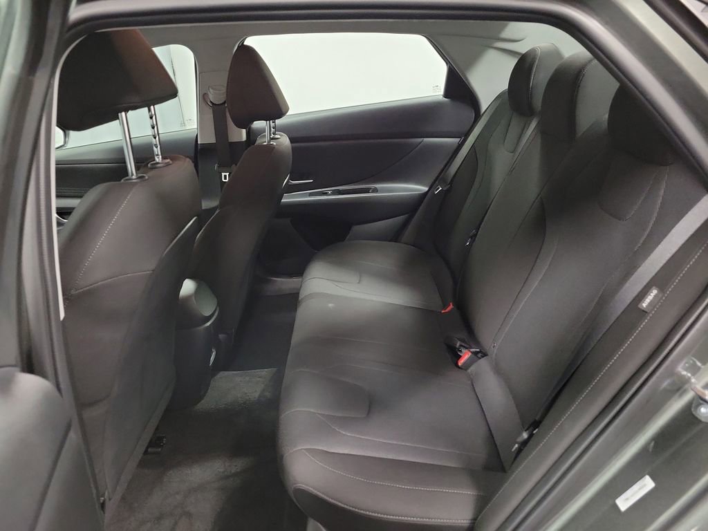 Used 2025 Hyundai Elantra SE image 22