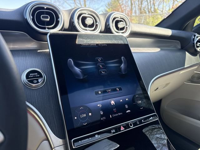 Used 2025 Mercedes-Benz GLC 300 image 18