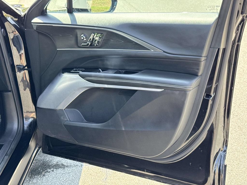 Certified 2025 Cadillac Lyriq Luxury w/ LPO, Floor Liner Package AWD/4WD image 27