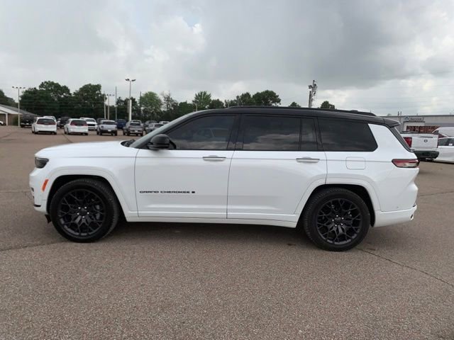 Used 2024 Jeep Grand Cherokee L Summit AWD/4WD image 5