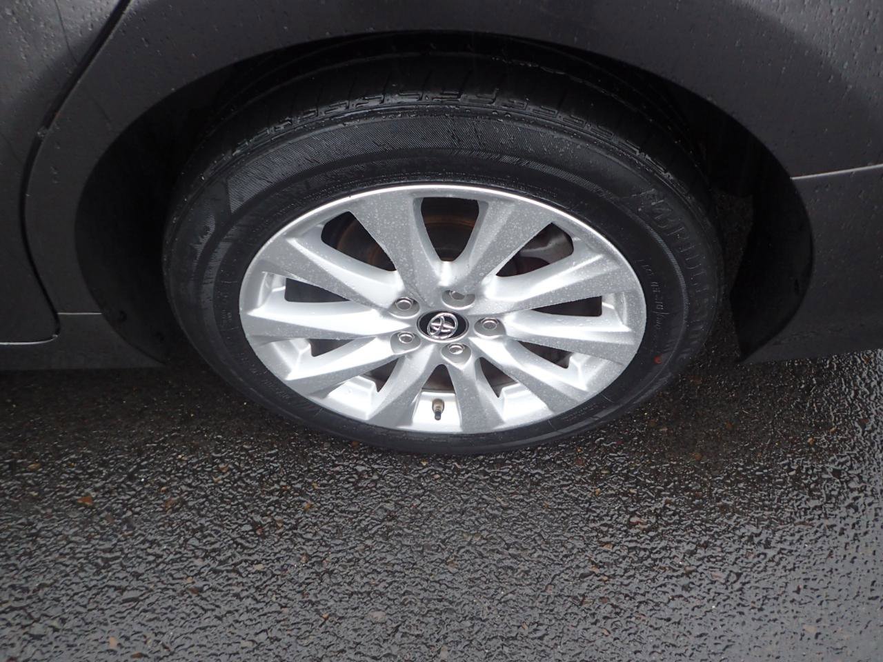 Used 2018 Toyota Camry LE FWD image 23