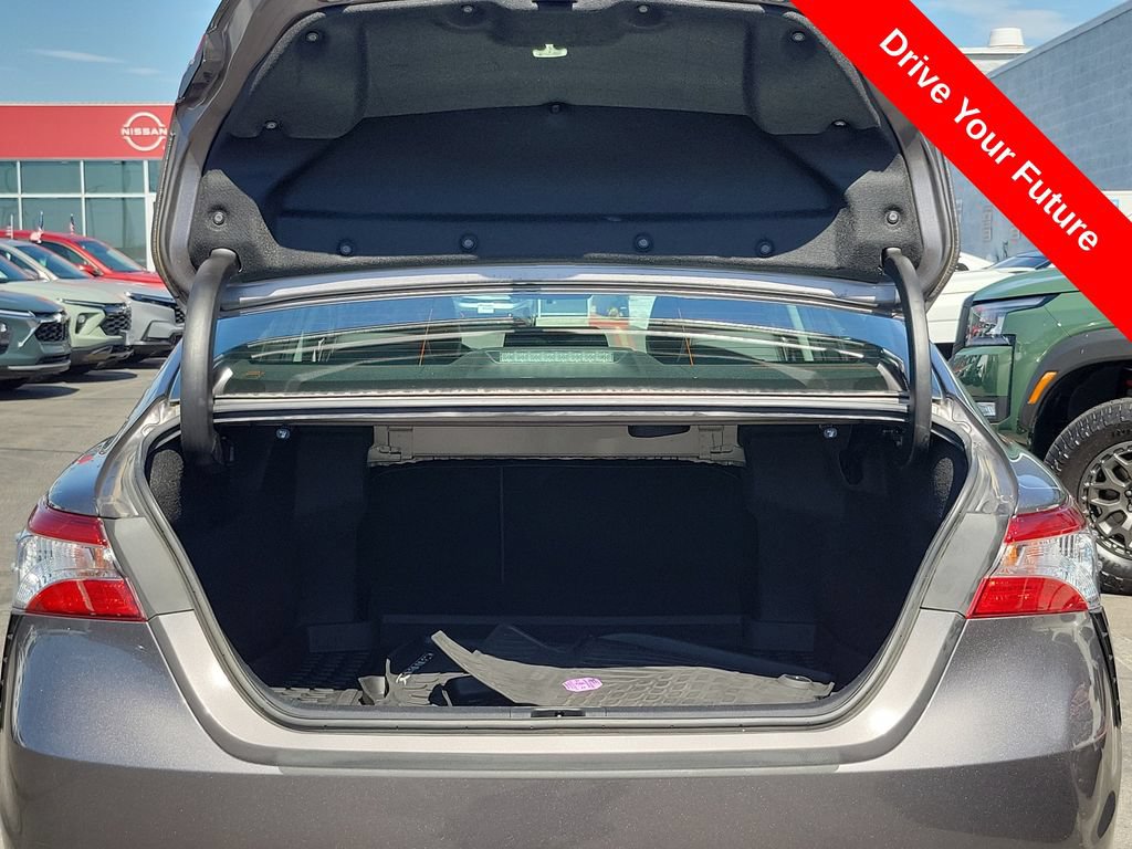 Used 2020 Toyota Camry SE FWD image 22