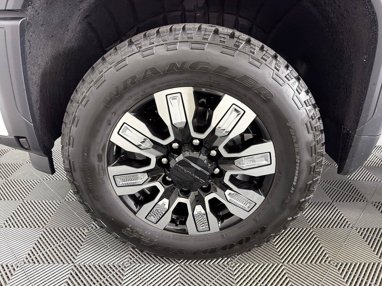 New 2026 GMC Sierra 2500 Denali w/ Denali Reserve Package AWD/4WD image 9