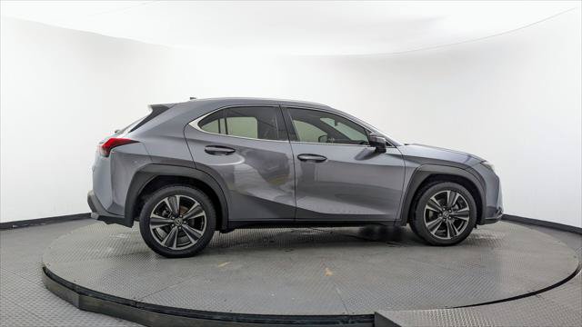 Used 2020 Lexus UX 200 w/ Accessory Package FWD image 9