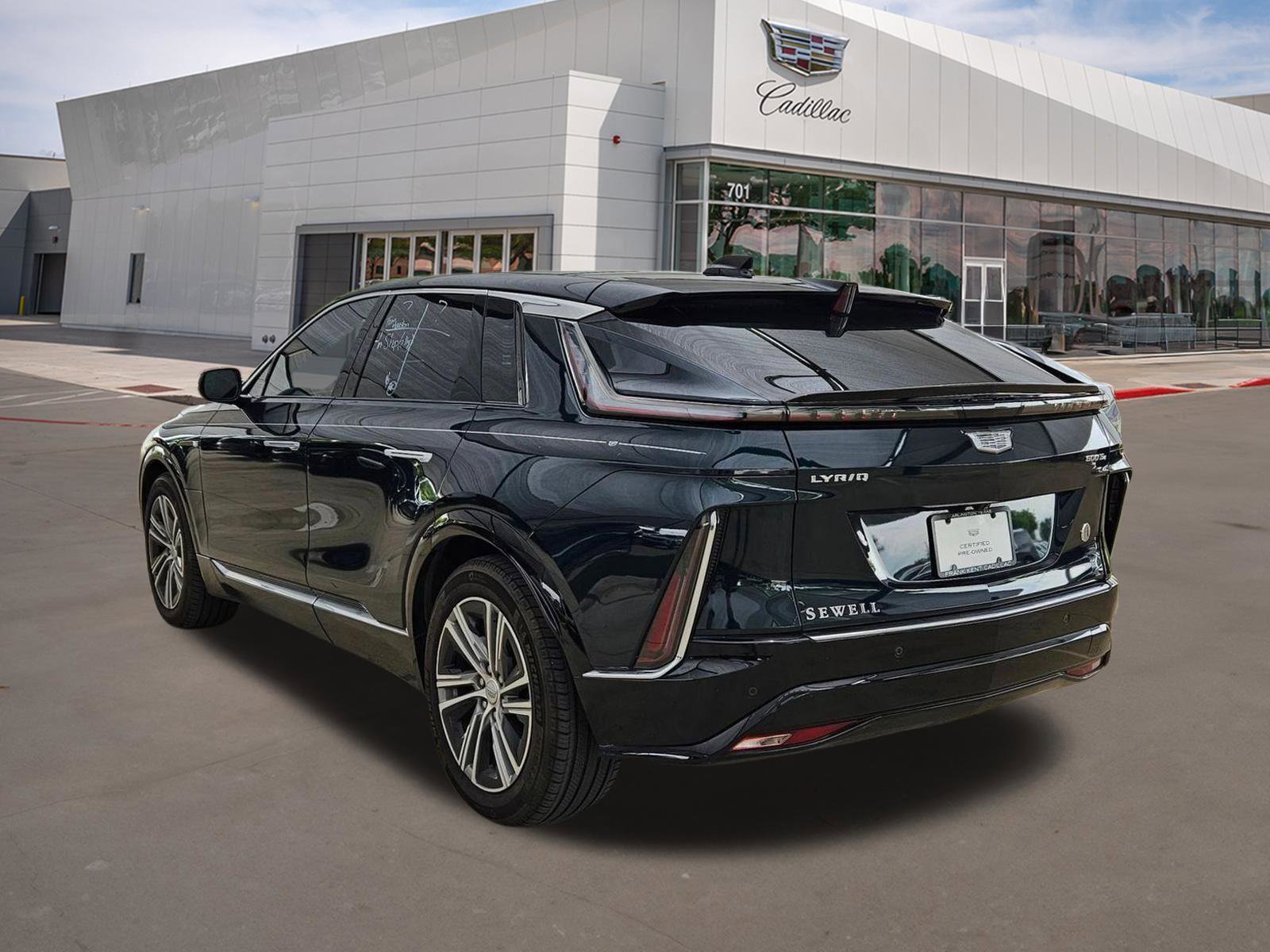 Used 2024 Cadillac Lyriq Luxury w/ LPO, Floor Liner Package AWD/4WD image 3