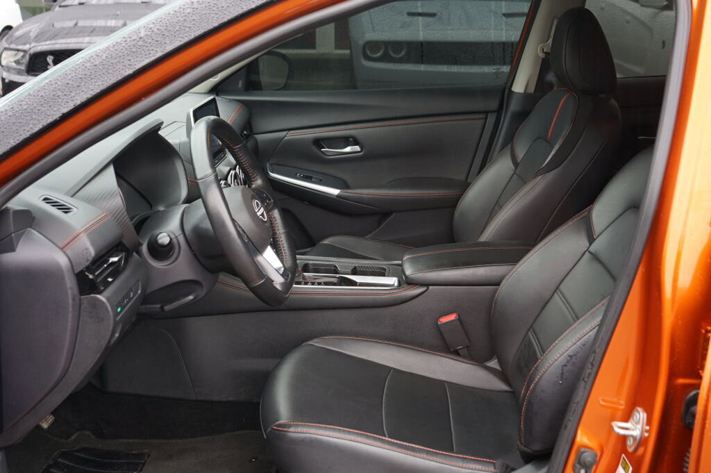 Used 2024 Nissan Sentra SR w/ SR Premium Package FWD image 12